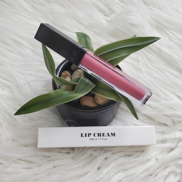 TASH Cosmetics Pink Nude Lip Cream Lip Gloss #3 Black Top - Picture 1 of 4